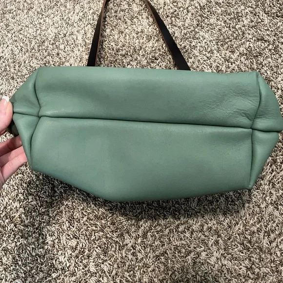 Portland Leather Classic Medium Tote - Picture 3 of 5